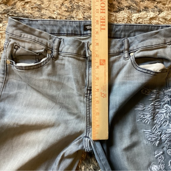 SIMPLY VERA VERA WANG CAPRI Stretch Floral Embroidered Women’s Size 6 - Picture 5 of 8